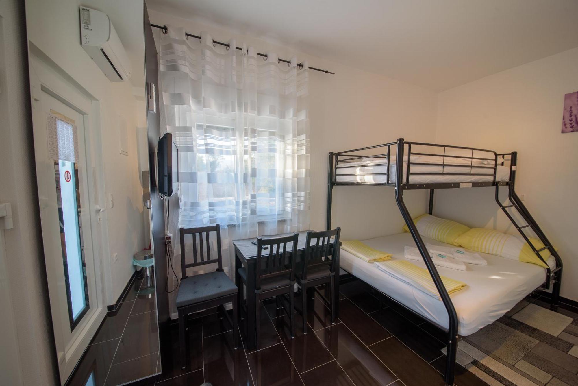 Jeli Apartments Starigrad Paklenica Bilik gambar