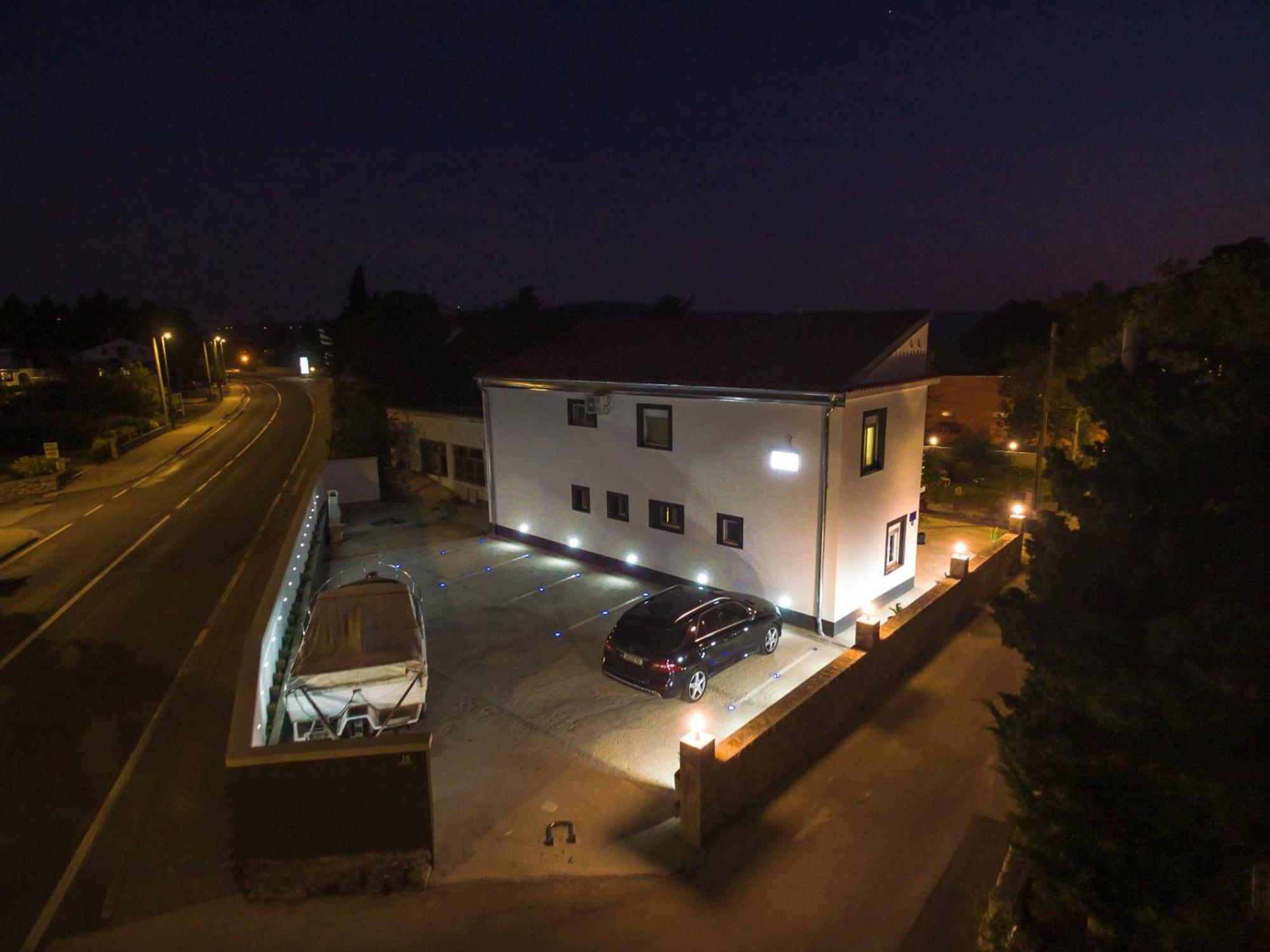 Jeli Apartments Starigrad Paklenica Bilik gambar