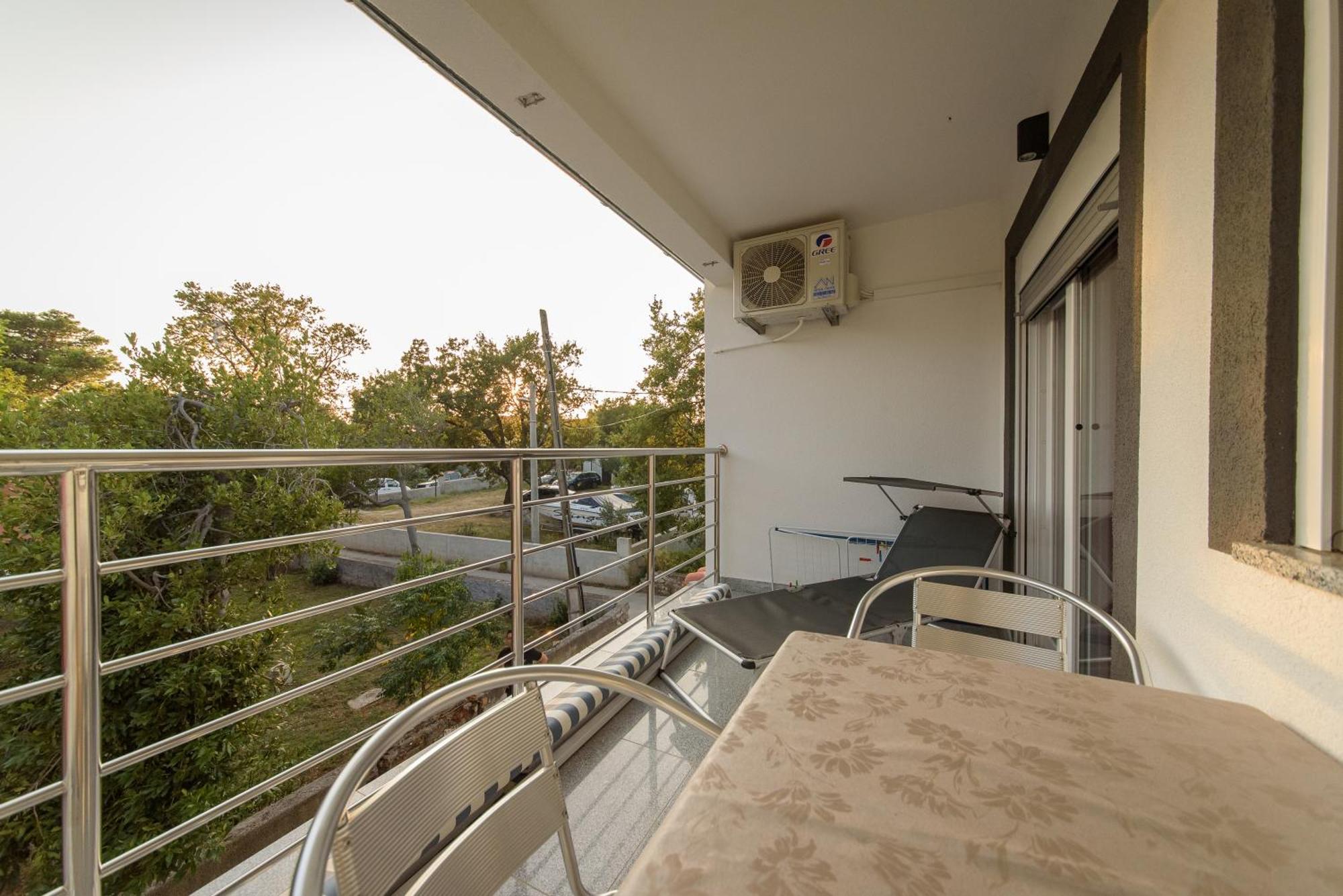 Jeli Apartments Starigrad Paklenica Bilik gambar