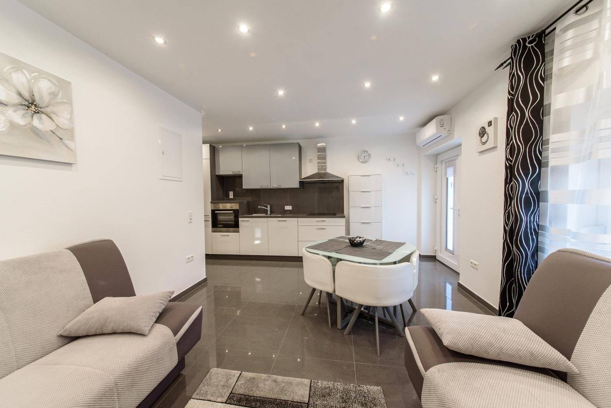 Jeli Apartments Starigrad Paklenica Bilik gambar
