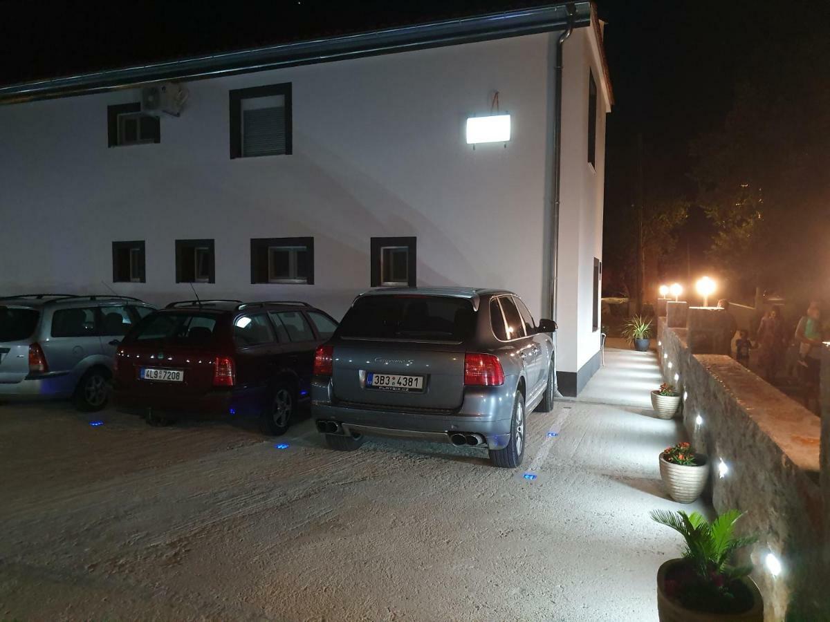 Jeli Apartments Starigrad Paklenica Luaran gambar