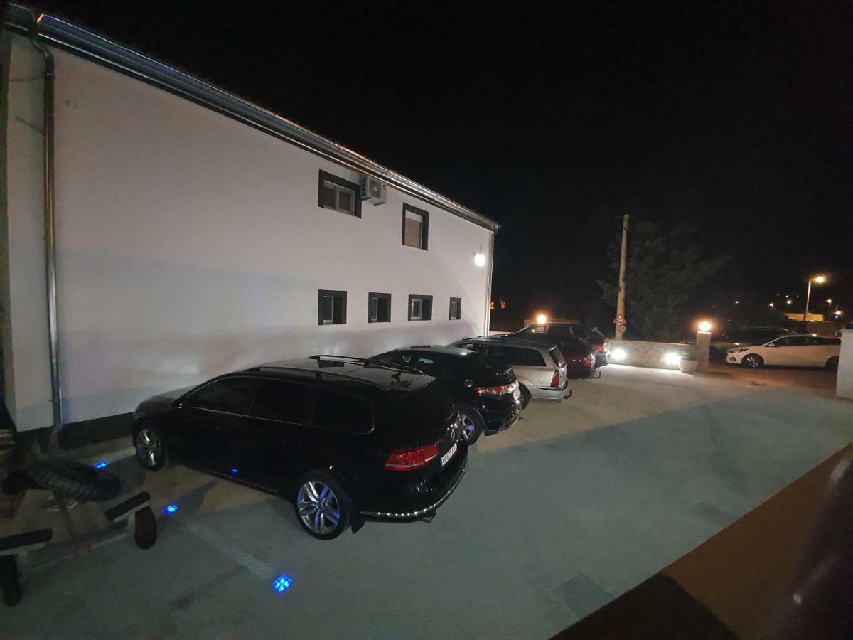 Jeli Apartments Starigrad Paklenica Luaran gambar